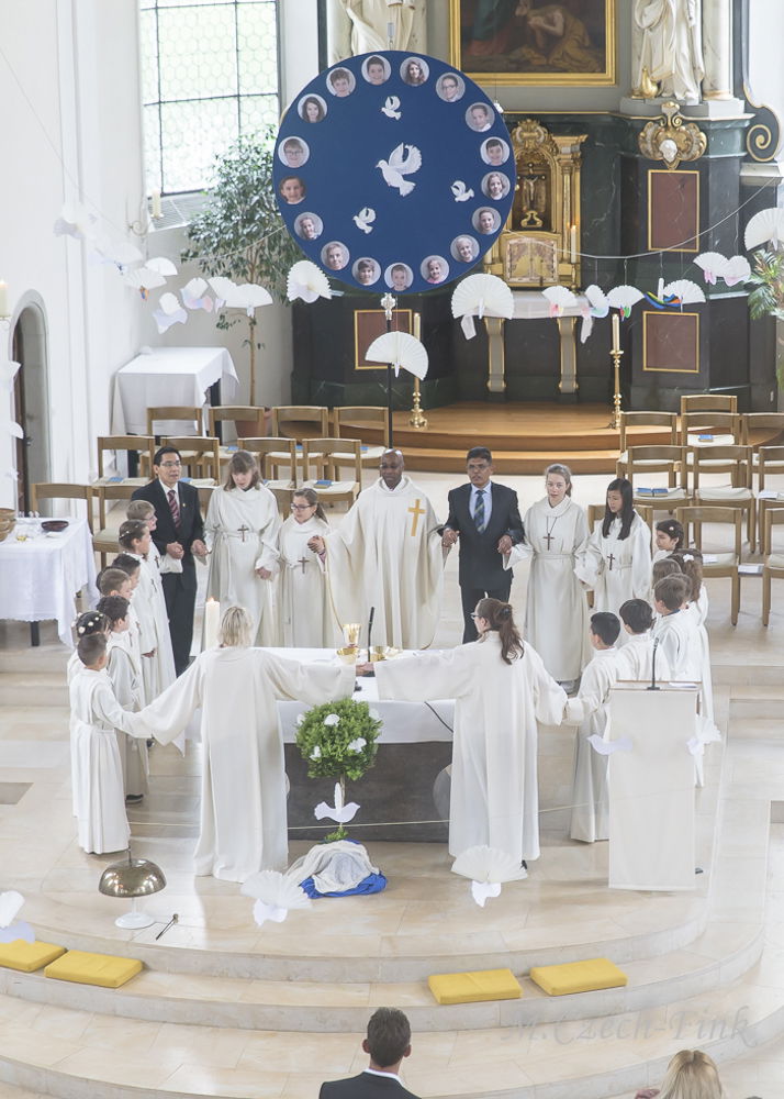 Zdjęcia z pierwszych komunii z lat 2012-2022