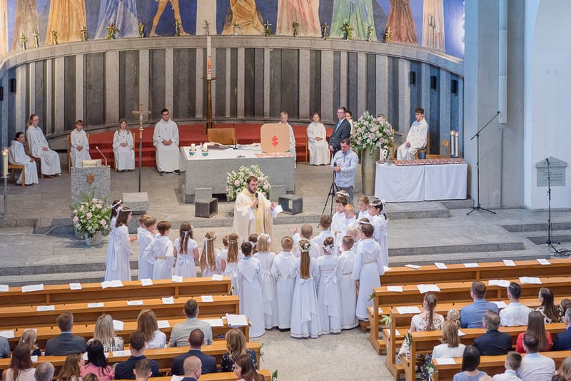 Zdjęcia z pierwszych komunii z lat 2012-2022