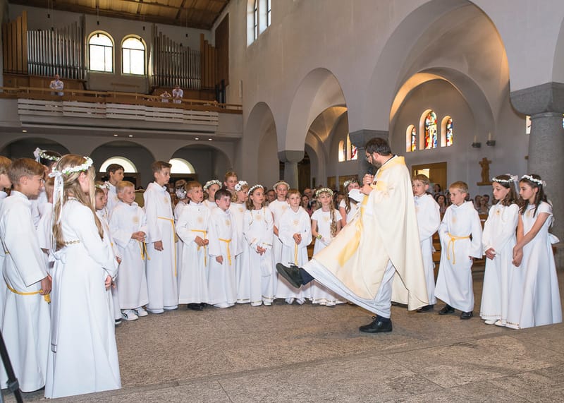 Zdjęcia z pierwszych komunii z lat 2012-2022