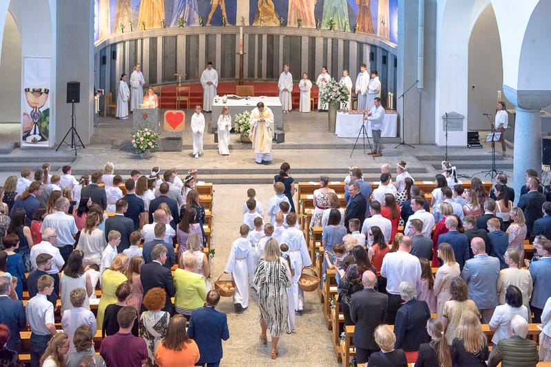 Zdjęcia z pierwszych komunii z lat 2012-2022