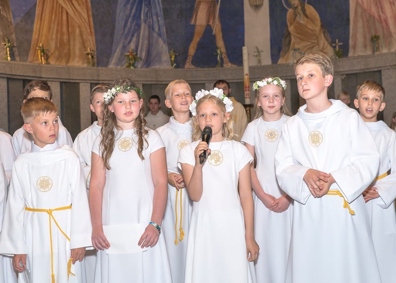 Zdjęcia z pierwszych komunii z lat 2012-2022