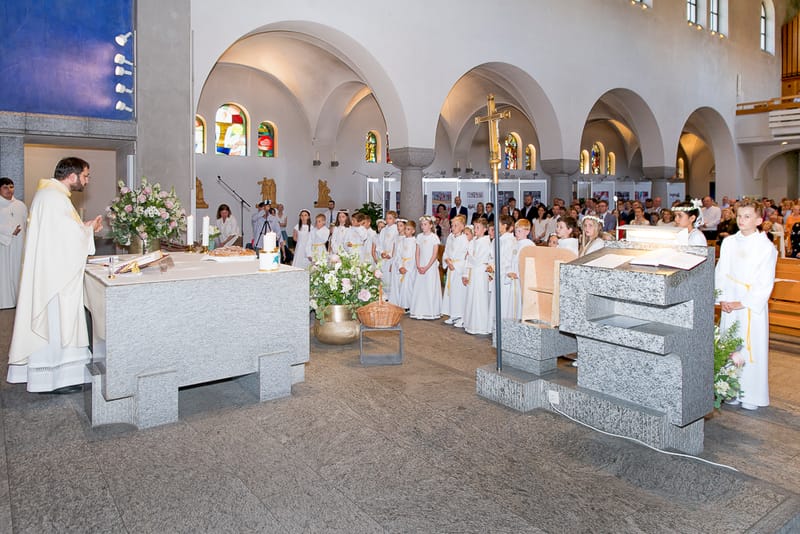 Zdjęcia z pierwszych komunii z lat 2012-2022