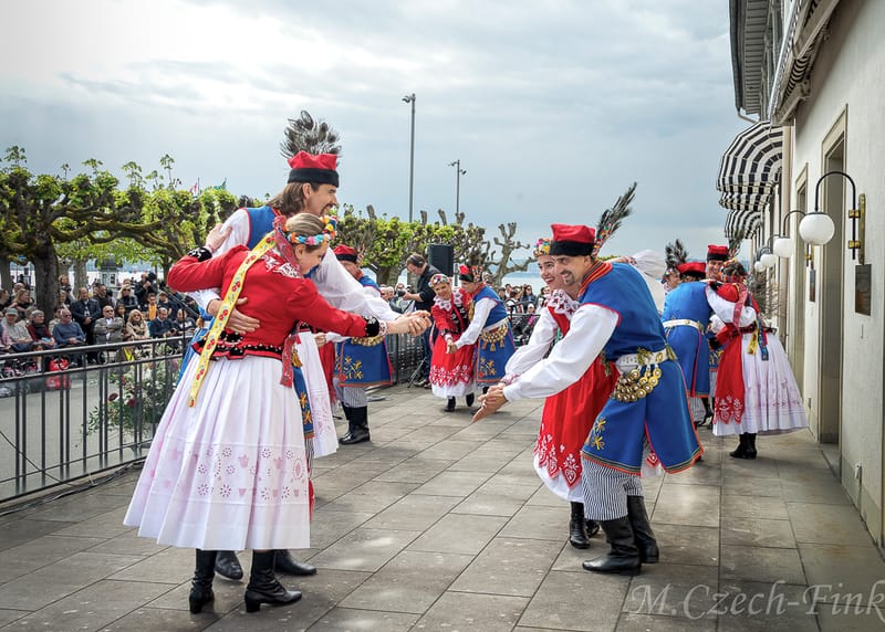 Występ Grupy  LASOWIACY Polonijny Zespół Tańca w dniu 22.04.2023