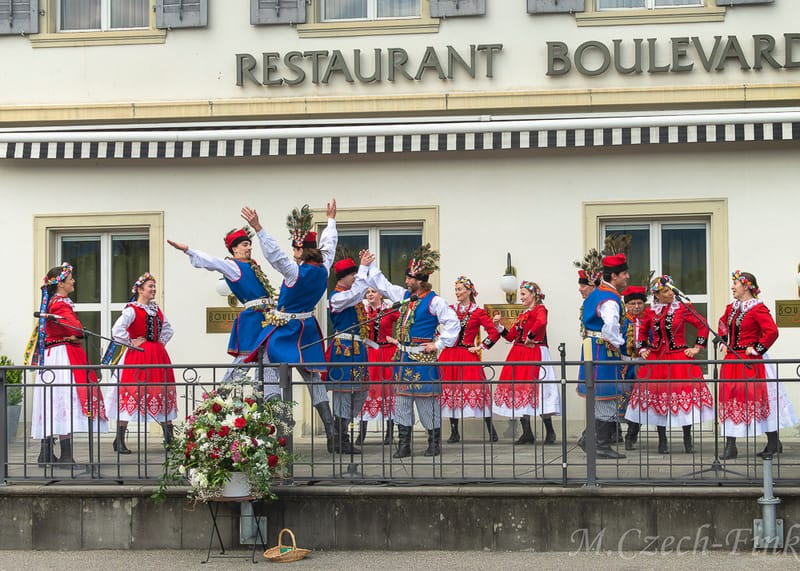 Występ Grupy  LASOWIACY Polonijny Zespół Tańca w dniu 22.04.2023