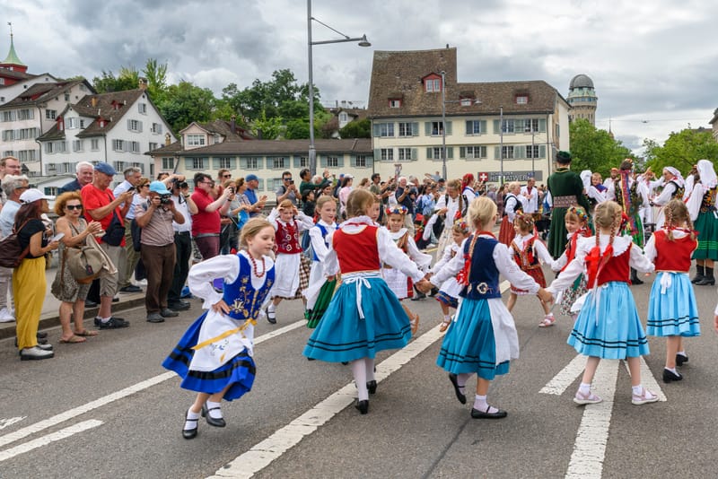 Przemarsz grupy Lasowiacy przez ulice Zurichu 30.06.2024