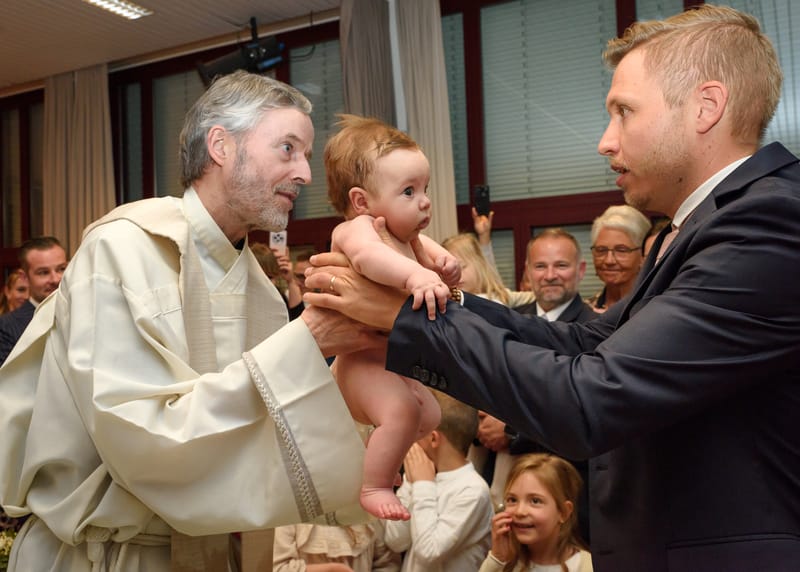 Chrzest w czasie Wielkanocy 2025