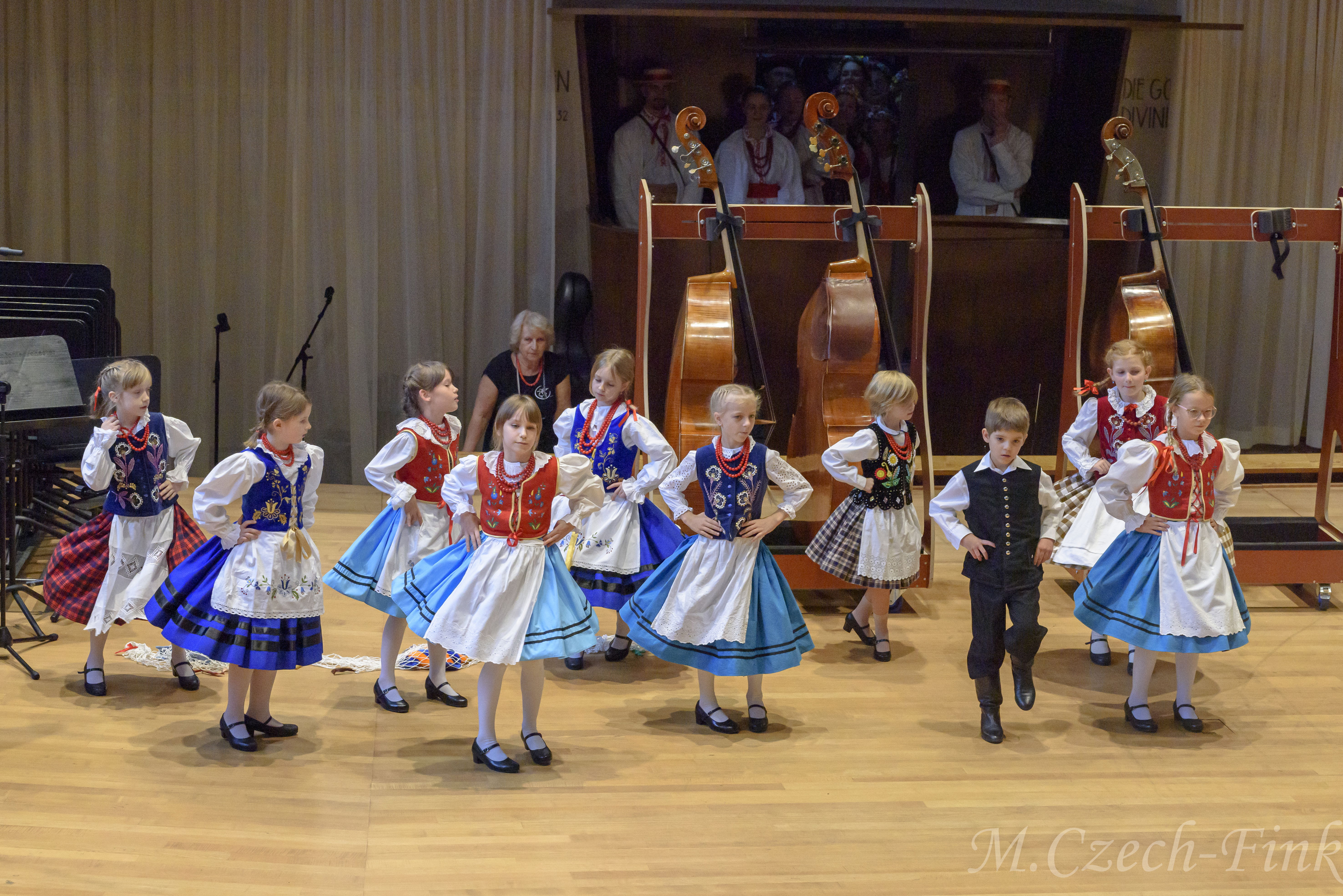 Auftritt des polnischen Tanzensembles LASOWIACY am 30. September 2024 in Basel.