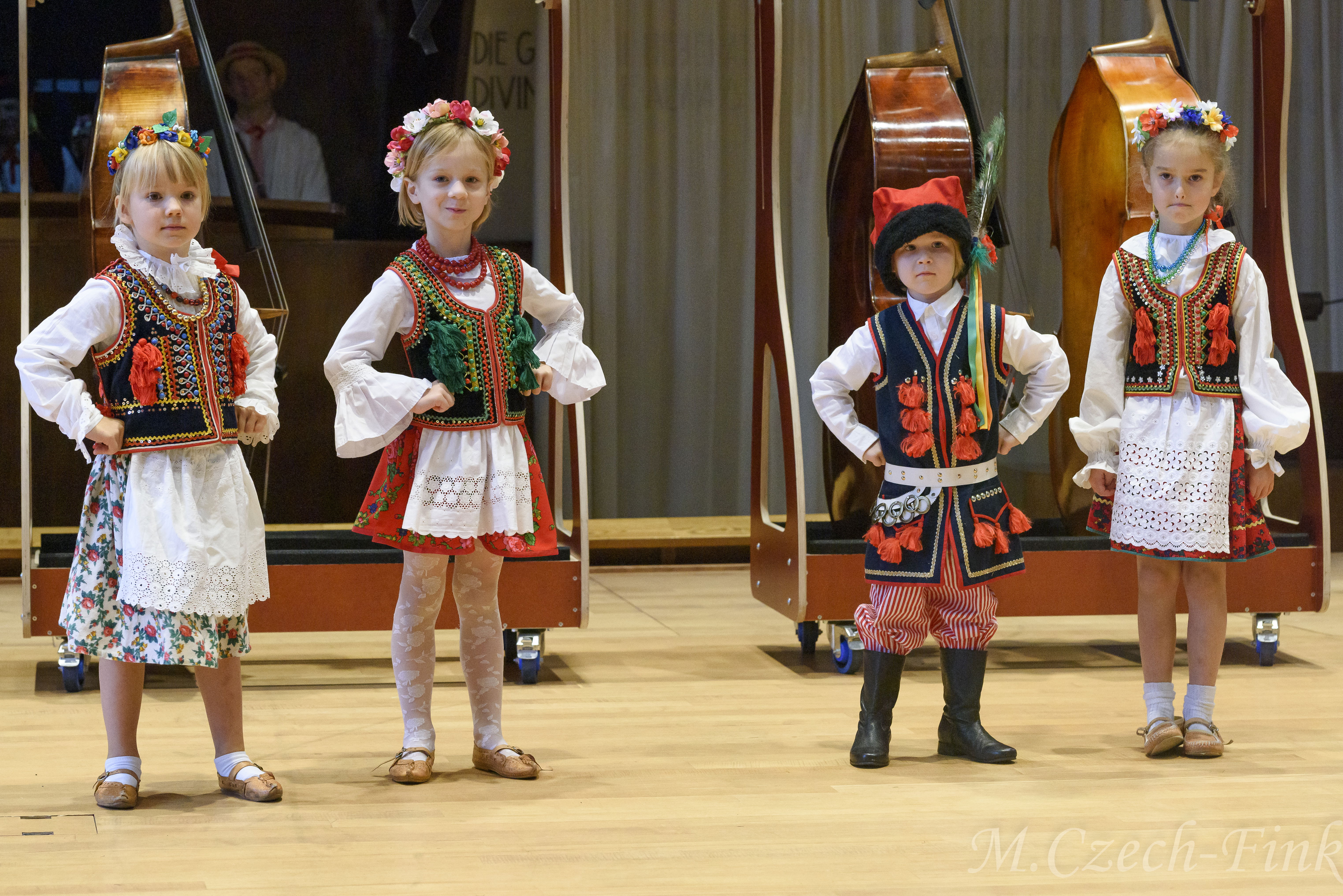 Auftritt des polnischen Tanzensembles LASOWIACY am 30. September 2024 in Basel.