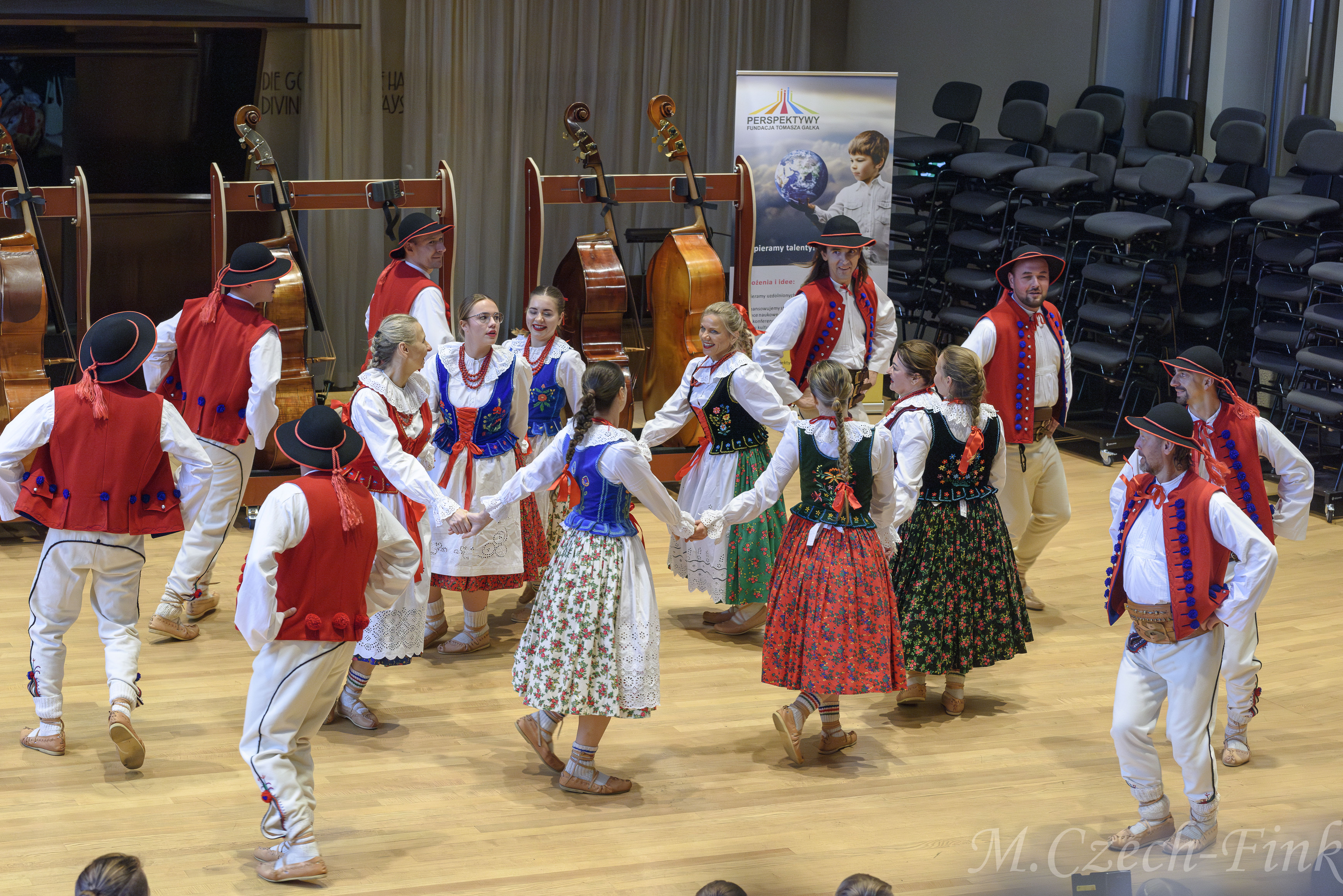 Auftritt des polnischen Tanzensembles LASOWIACY am 30. September 2024 in Basel.