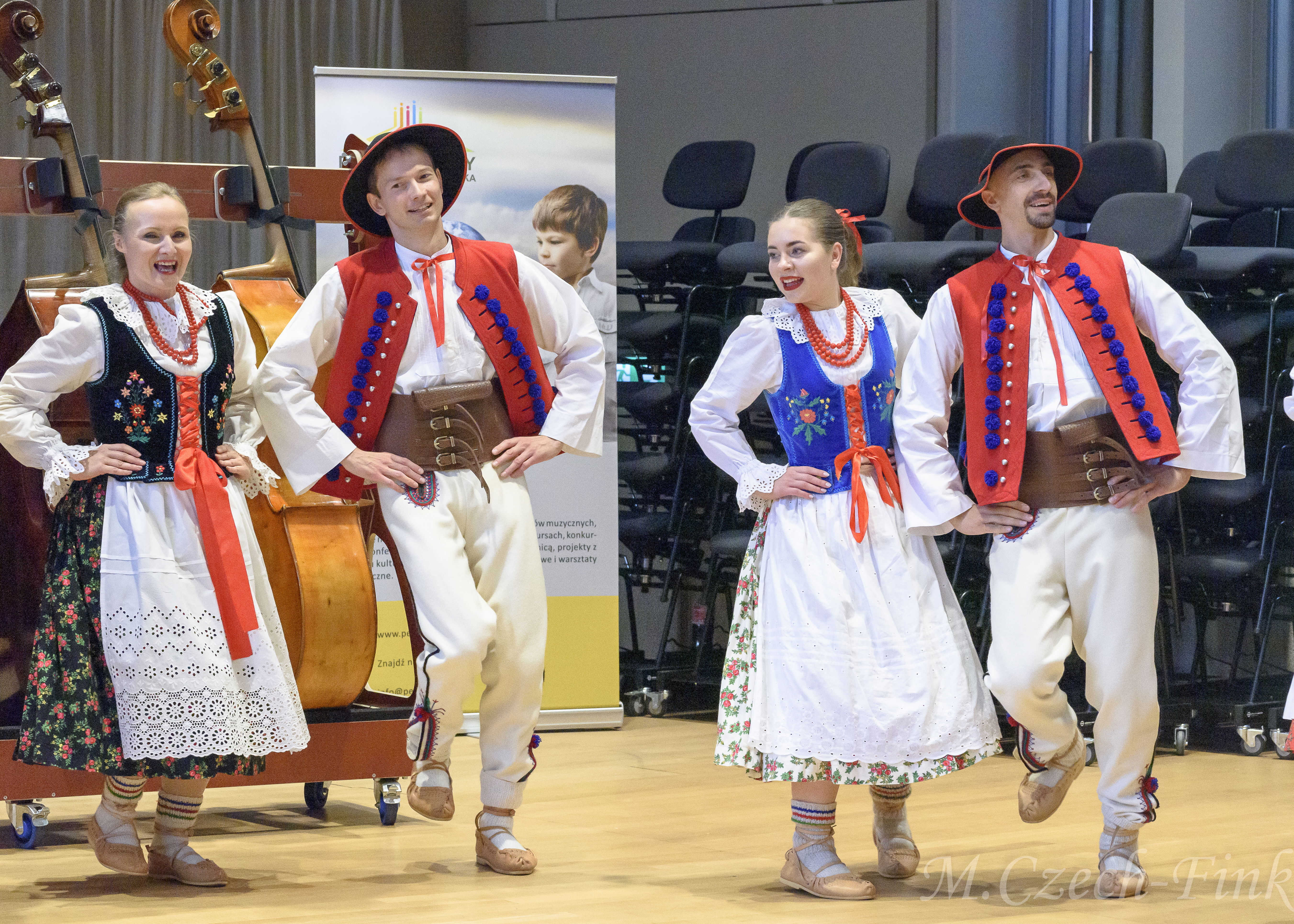 Auftritt des polnischen Tanzensembles LASOWIACY am 30. September 2024 in Basel.