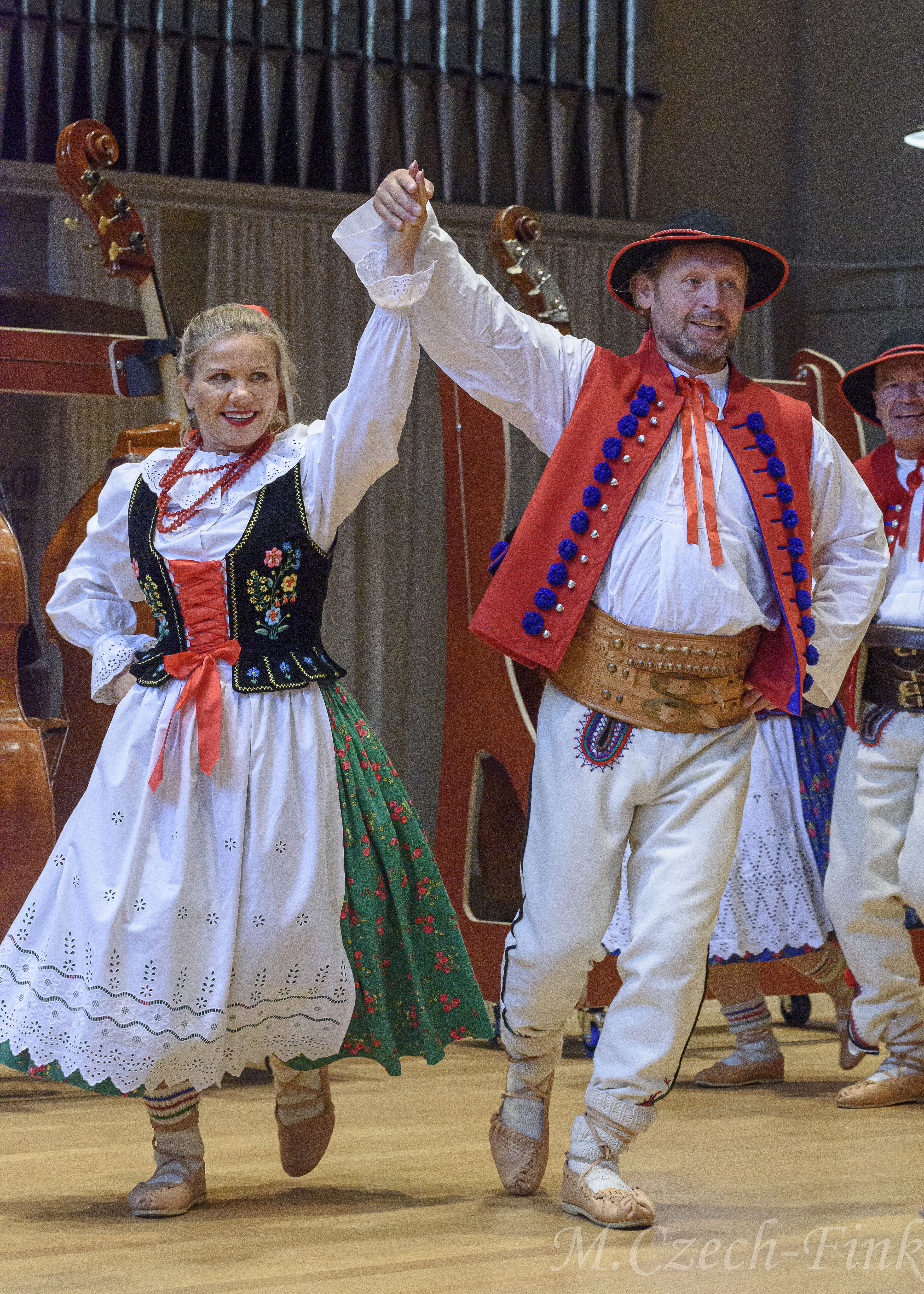 Auftritt des polnischen Tanzensembles LASOWIACY am 30. September 2024 in Basel.