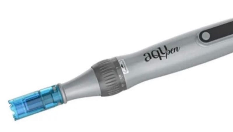 Facial Microneedling with AquPen