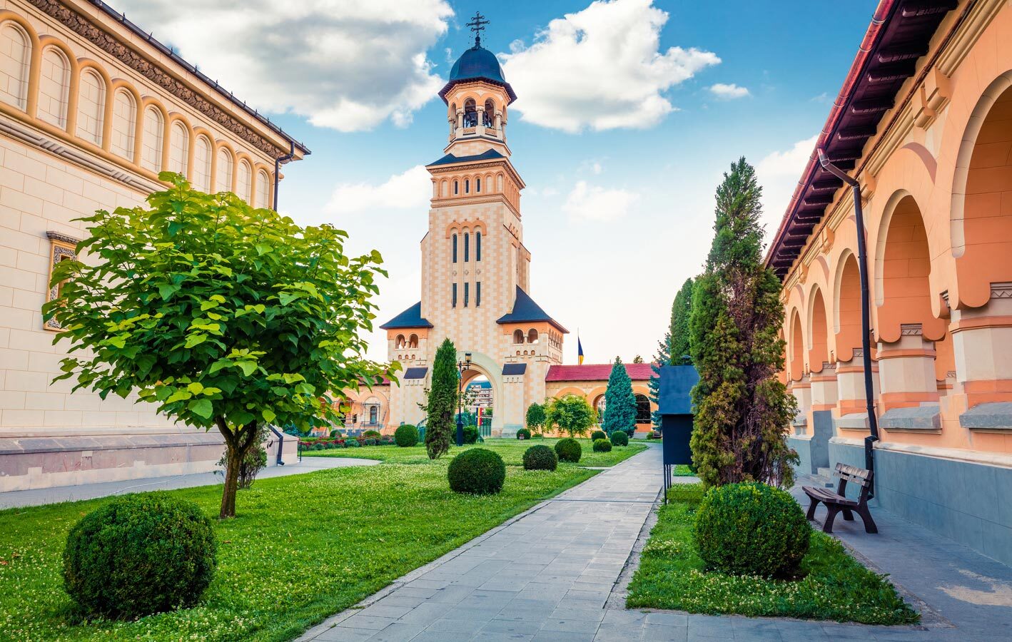 One-Day Tour to Salt Mine Turda and Alba Iulia Carolina Fortress