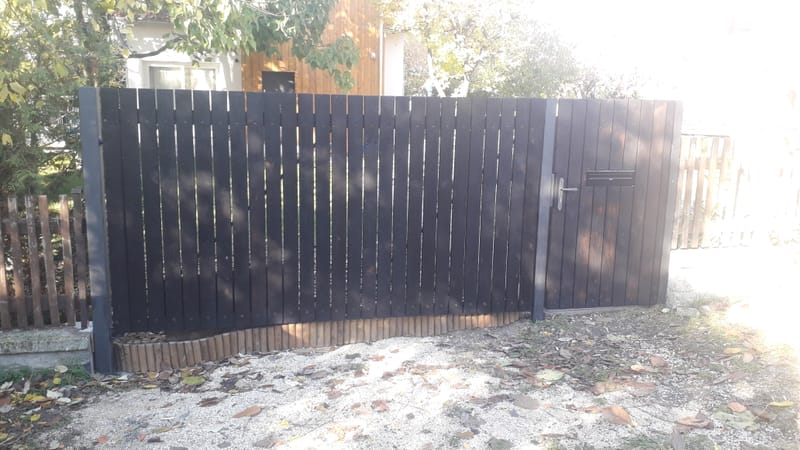 Kis és nagykapu átalakítás, égetett és olajozott deszkával borítva.