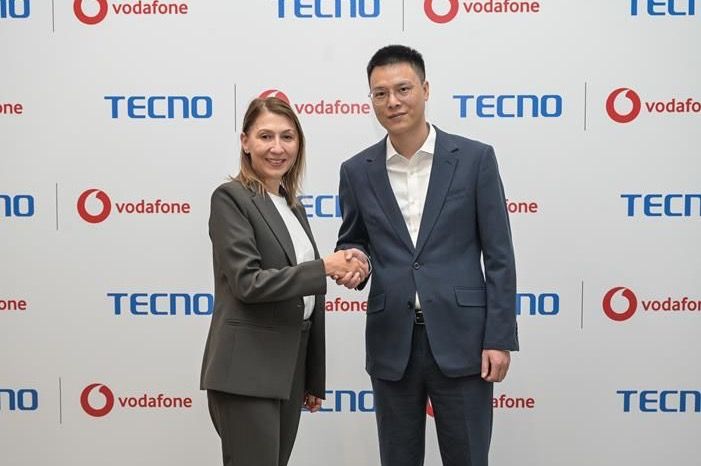 5G destekli Tecno Camon 40 Pro modeli Vodafone Flex'te satışa sunuldu