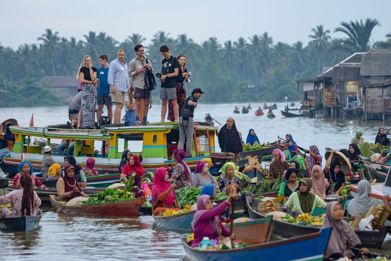Pasar Terapung Lok Baintan