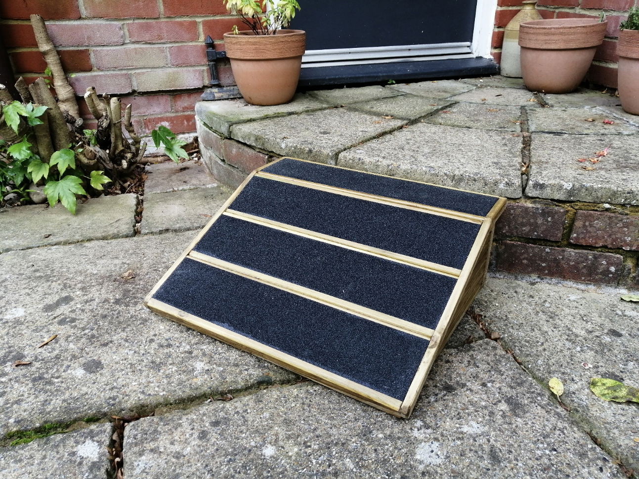 16cm H x 50cms W x 40cms L base. Super Strong Ramp