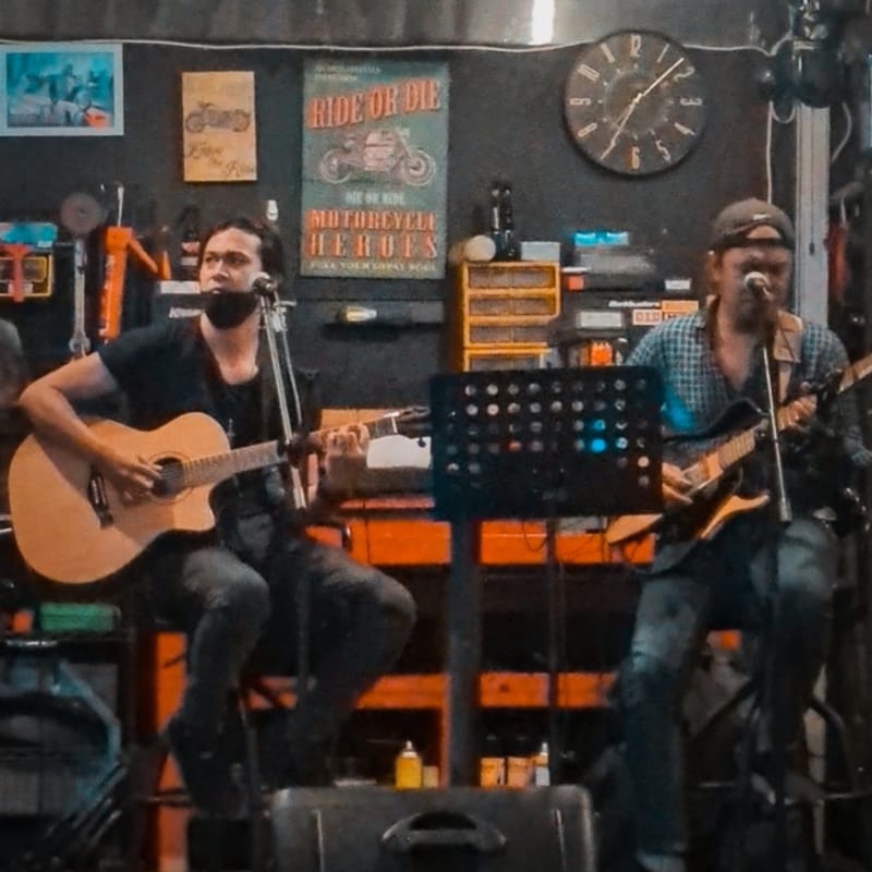 Band Akustik