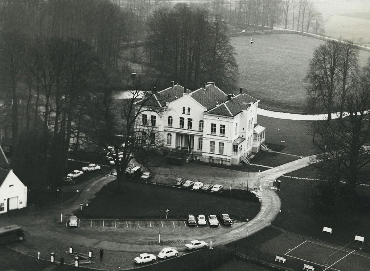 1952