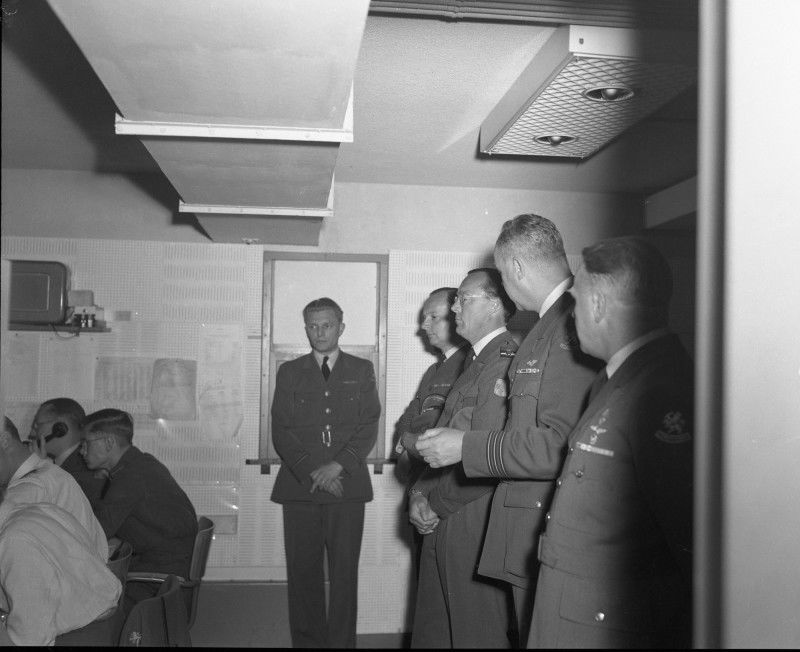 1955 Commandokamer Bezoek Pr. Bernhard