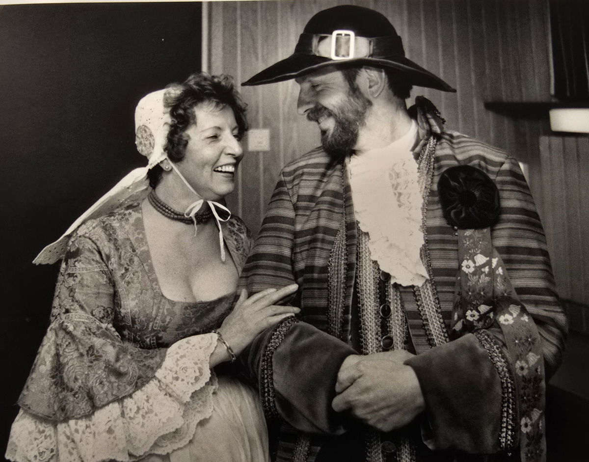 1987 Thomasvaer en Pieternel traditionele optreden Nieuwjaar