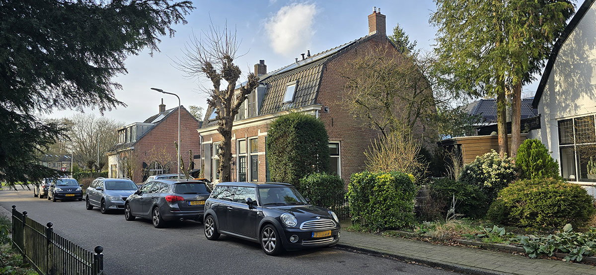 Huizen overzijde voormalige arbeiderswoningen
