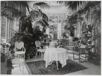 1910 garden room