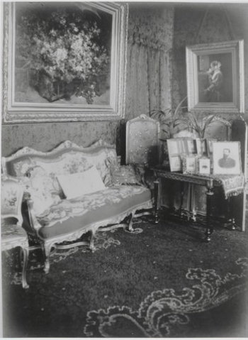 1910 living room