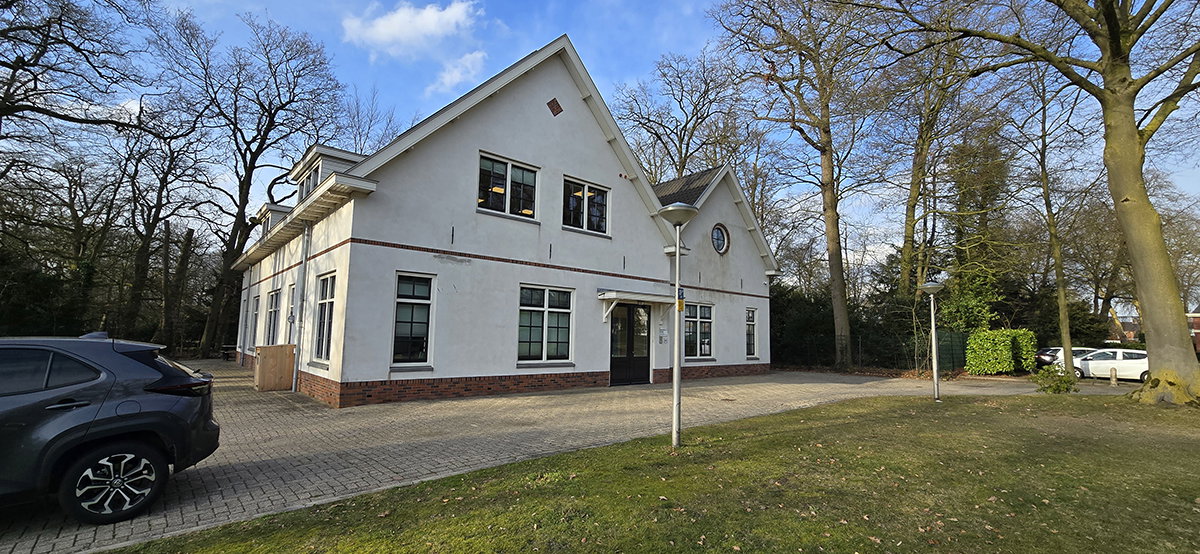 2026 NW side and SE front Coach house