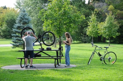 DE L'EAU À L'INTÉRIEUR D'UN VÉLO.