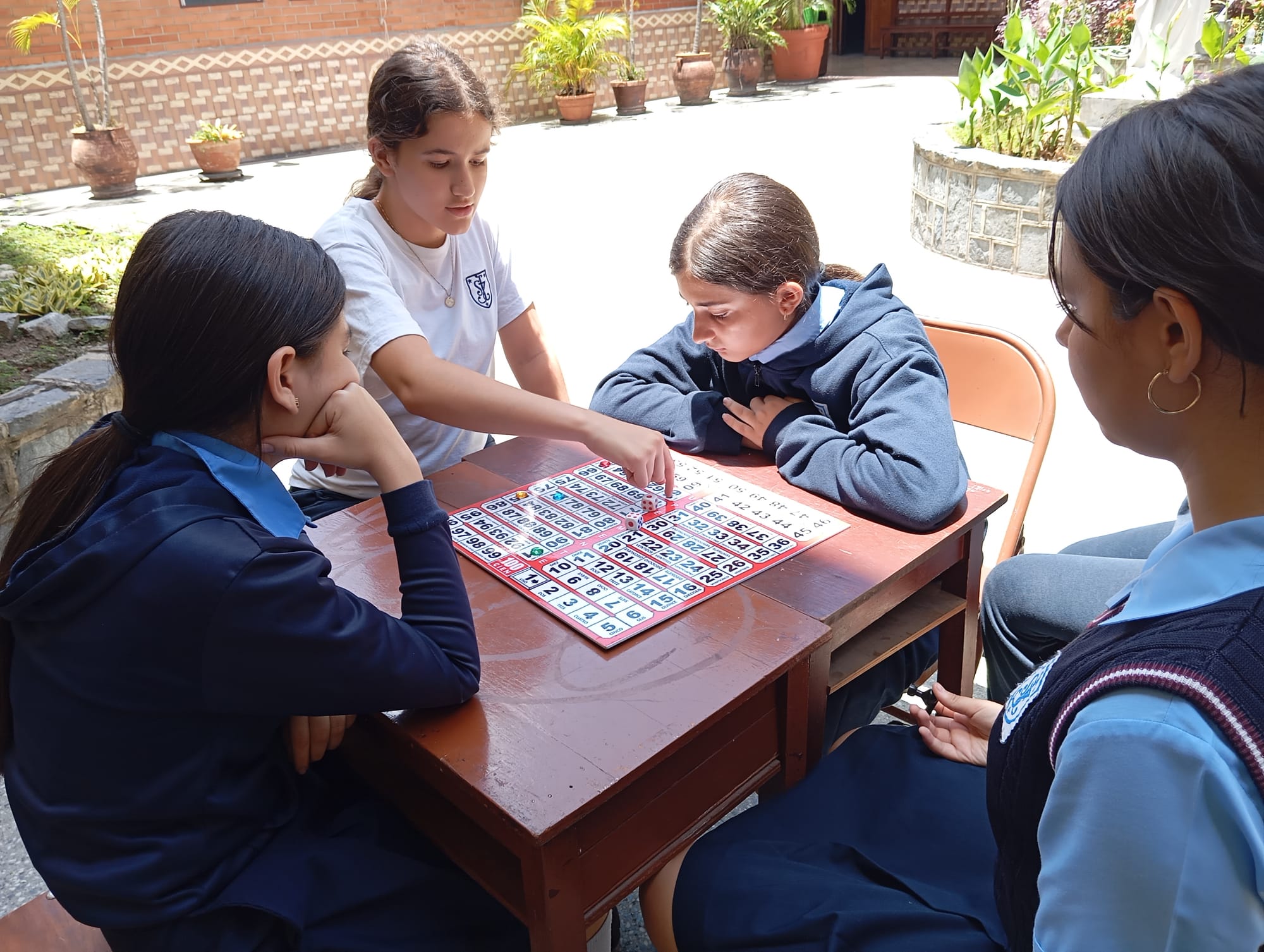 Con Alta atracción y conección, fusiona educación, ejercicio mental y entretenimiento de forma sencilla, efectiva y novedosa
