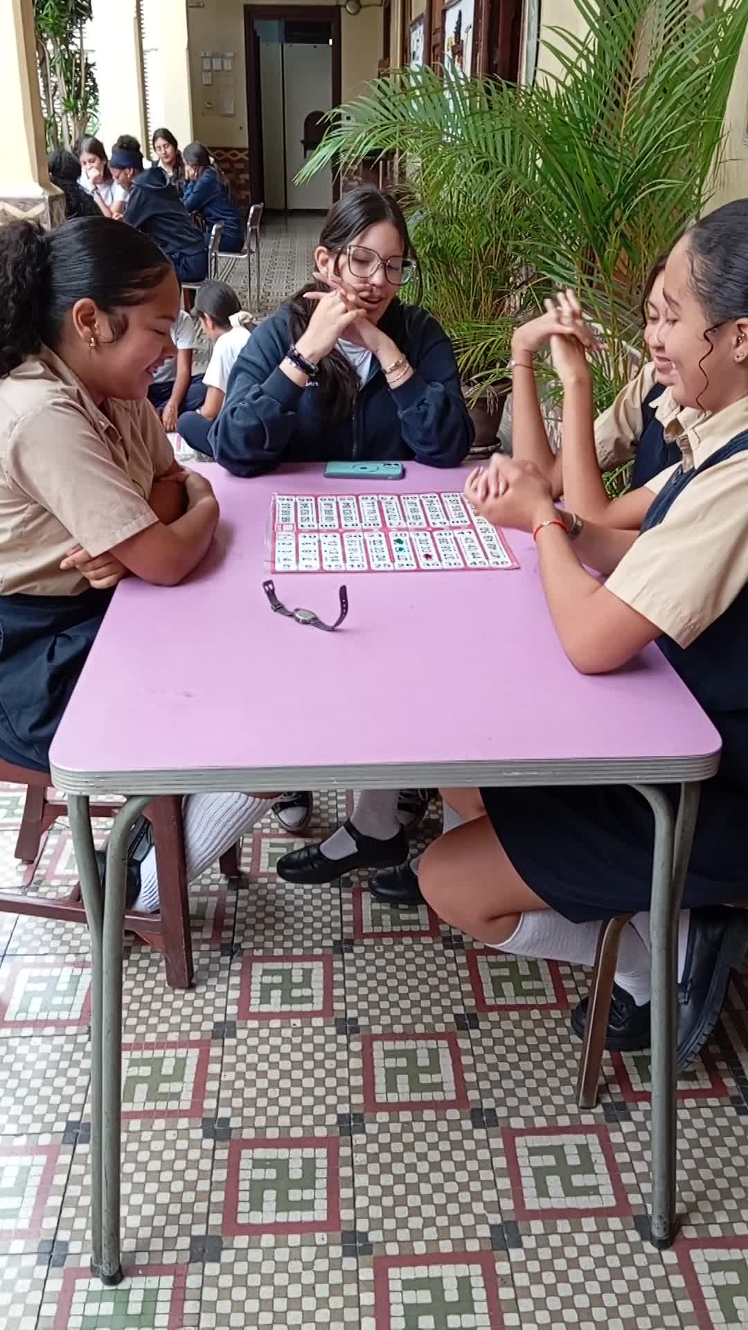 Con Alta atracción y conección, fusiona educación, ejercicio mental y entretenimiento de forma sencilla, efectiva y novedosa