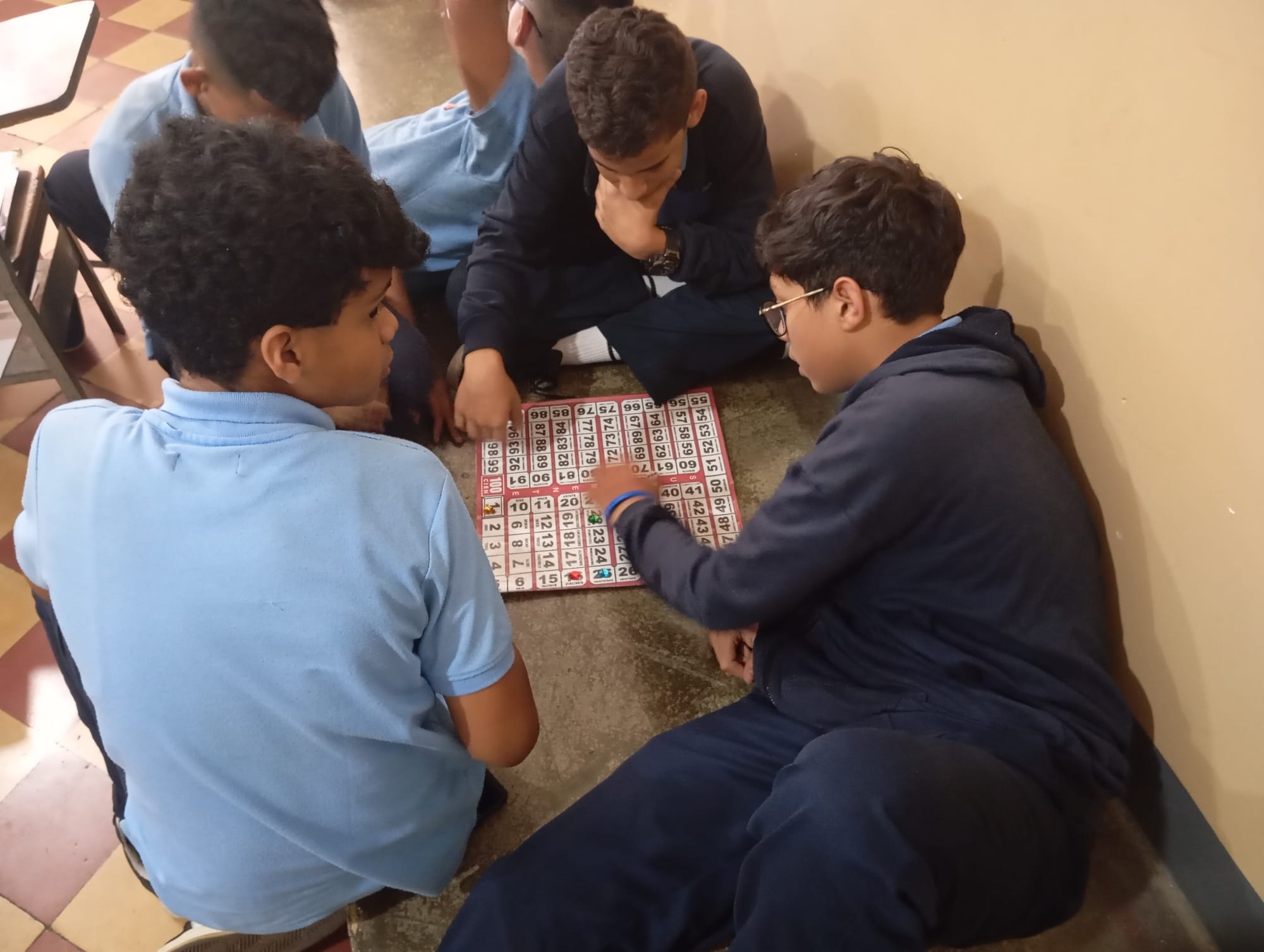 Con Alta atracción y conección, fusiona educación, ejercicio mental y entretenimiento de forma sencilla, efectiva y novedosa