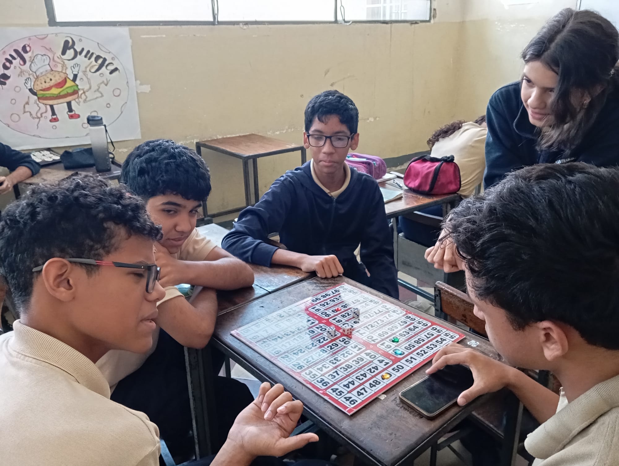Con Alta atracción y conección, fusiona educación, ejercicio mental y entretenimiento de forma sencilla, efectiva y novedosa