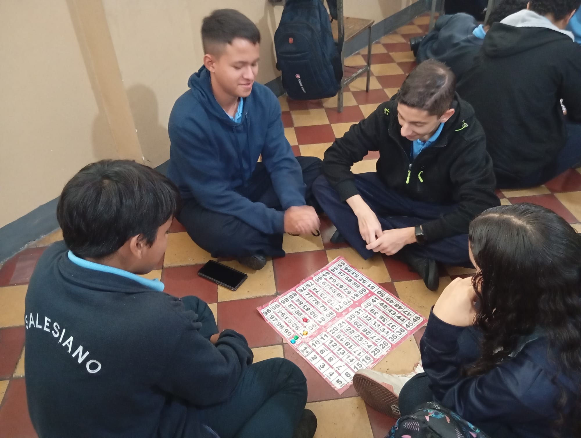 Con Alta atracción y conección, fusiona educación, ejercicio mental y entretenimiento de forma sencilla, efectiva y novedosa