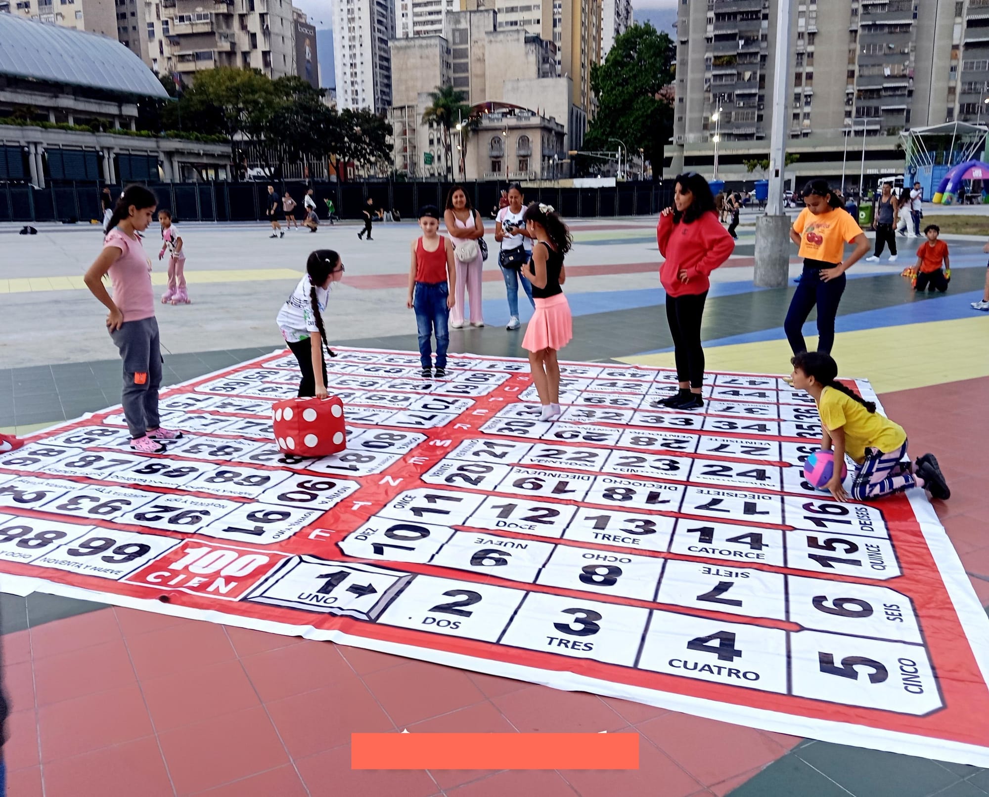 Con Alta atracción y conección, fusiona educación, ejercicio mental y entretenimiento de forma sencilla, efectiva y novedosa