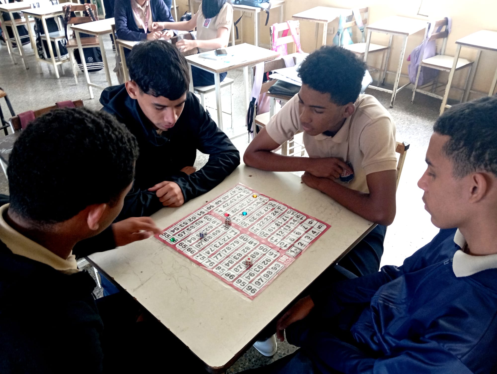 Con Alta atracción y conección, fusiona educación, ejercicio mental y entretenimiento de forma sencilla, efectiva y novedosa