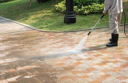 خدمة تنظيف الأحواش