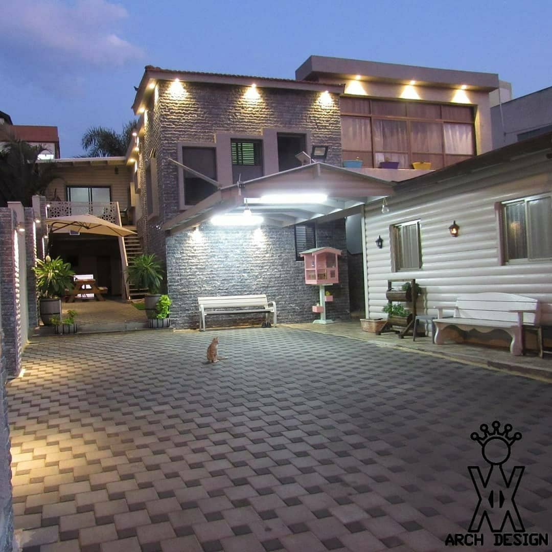 GRAY STONE HOUSE - SHEFA-AMR