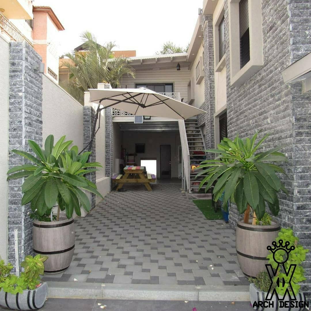 GRAY STONE HOUSE - SHEFA-AMR