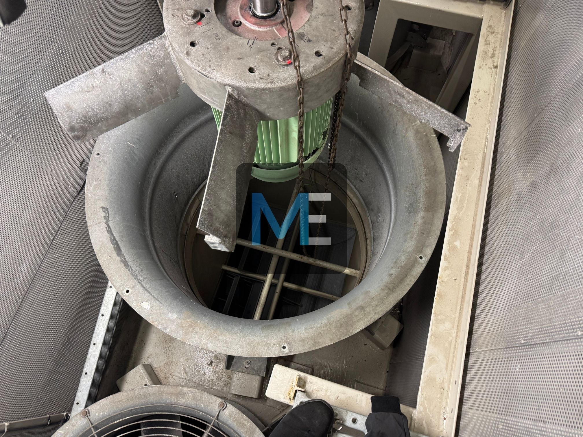 Major repair of the discharge fan for the engine room