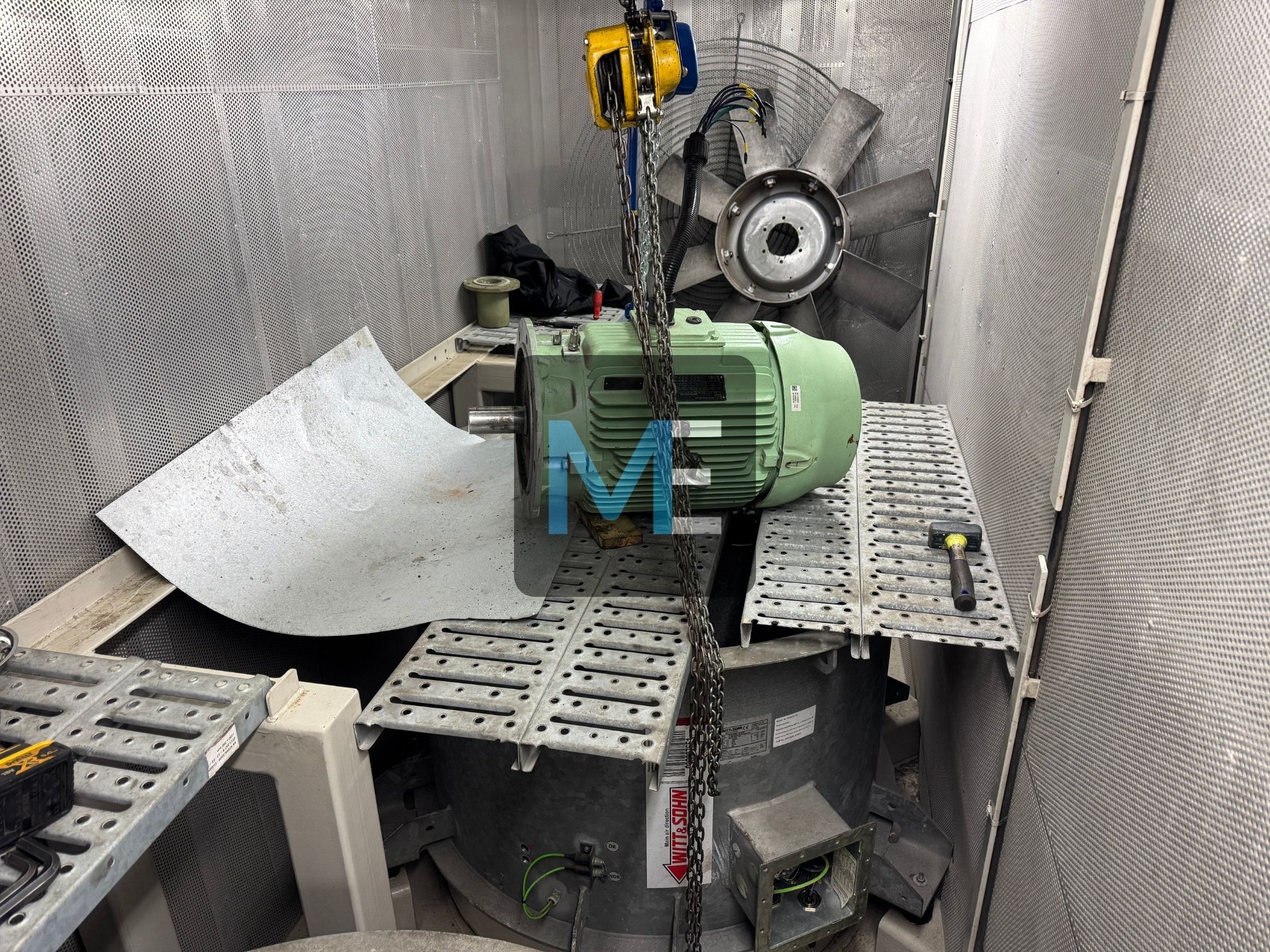 Major repair of the discharge fan for the engine room