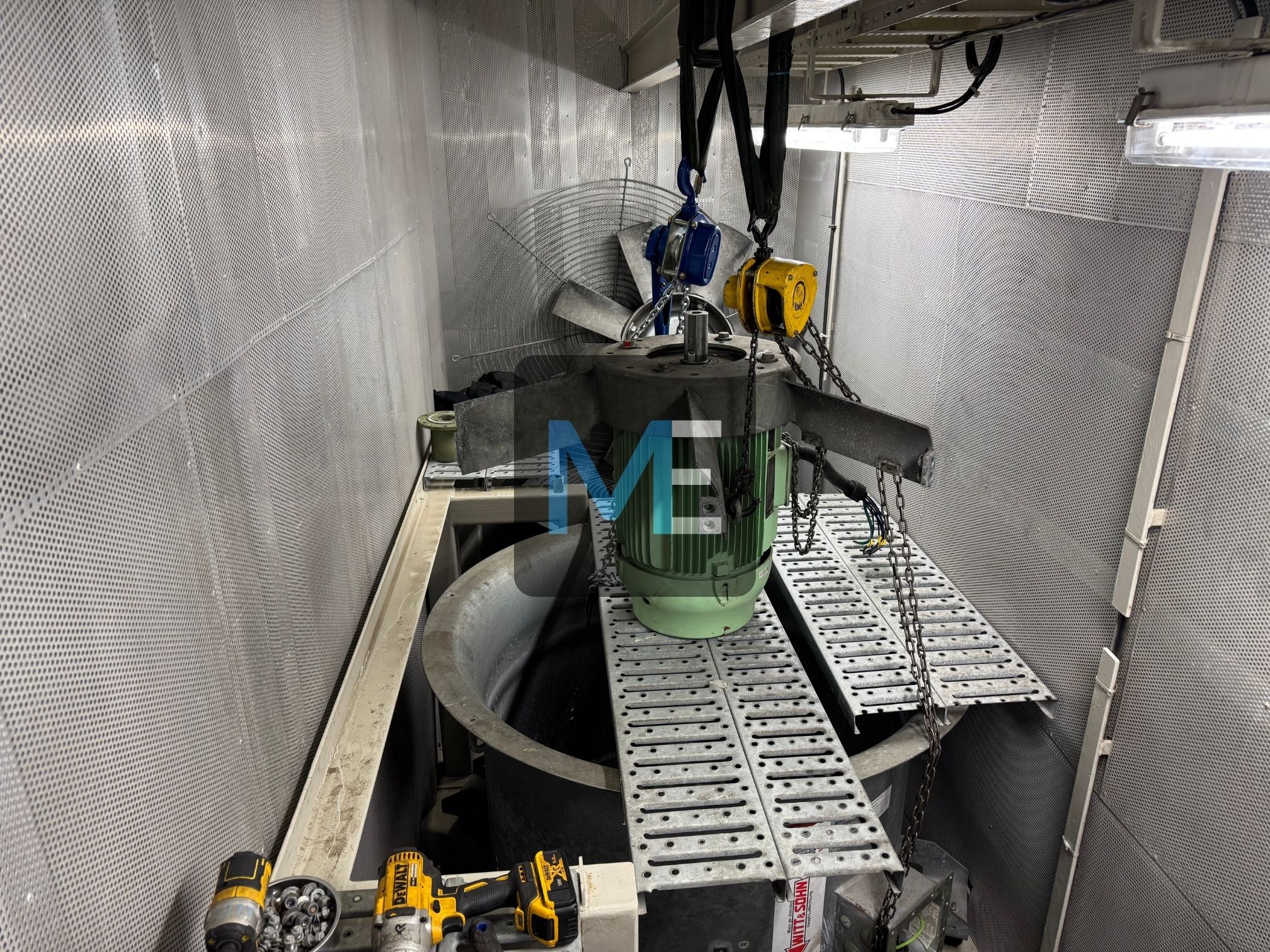 Major repair of the discharge fan for the engine room