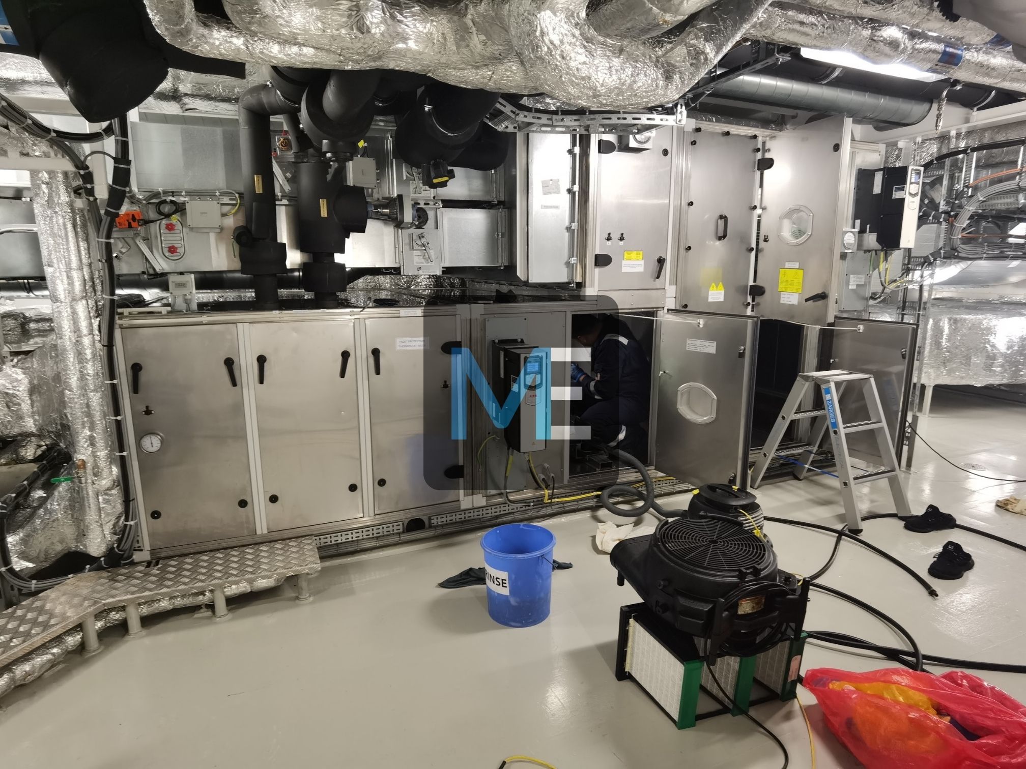 Full service of air conditioning cameras for Hotels, Commercial premises, Factories and industrial enterprises, Yachts and Ships.