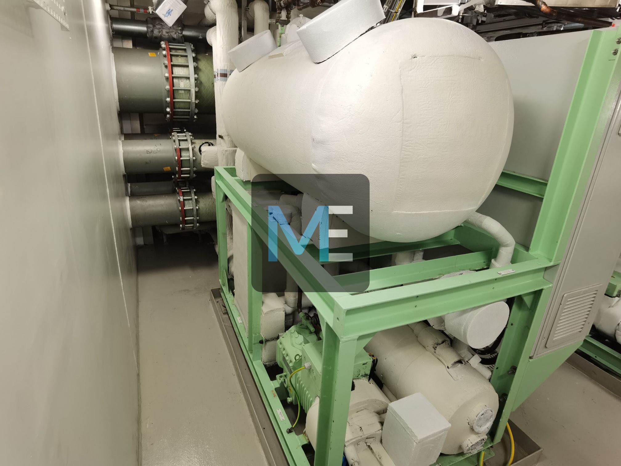 Painting of Insulation for Refrigeration and Air Conditioning Systems.