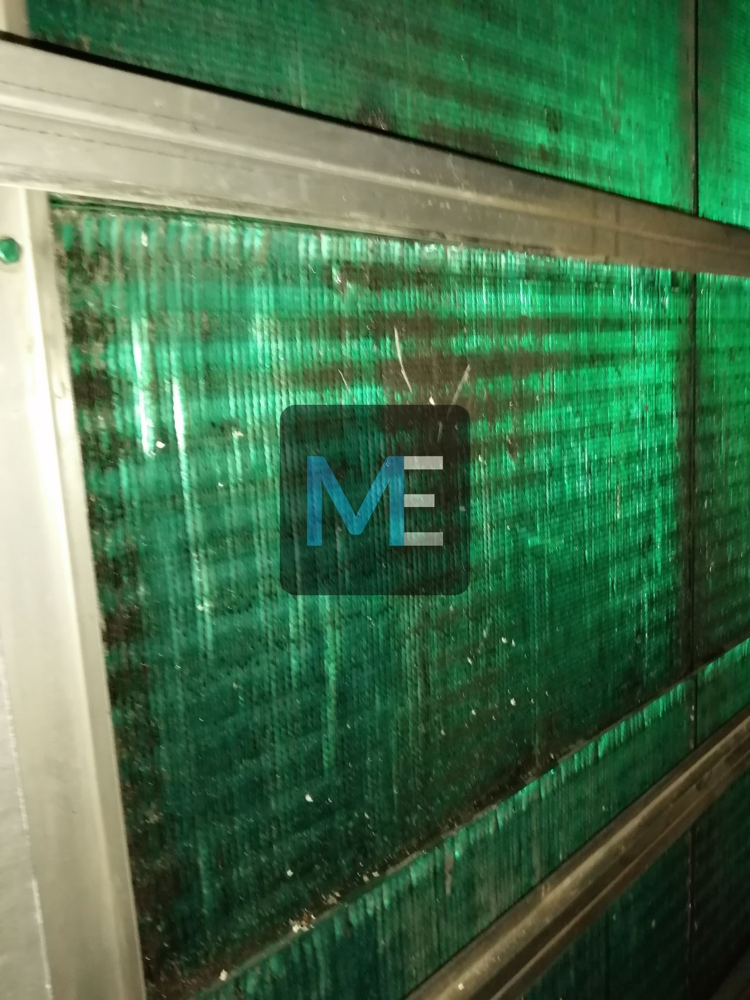 Cleaning of heat exchangers for air conditioning chambers