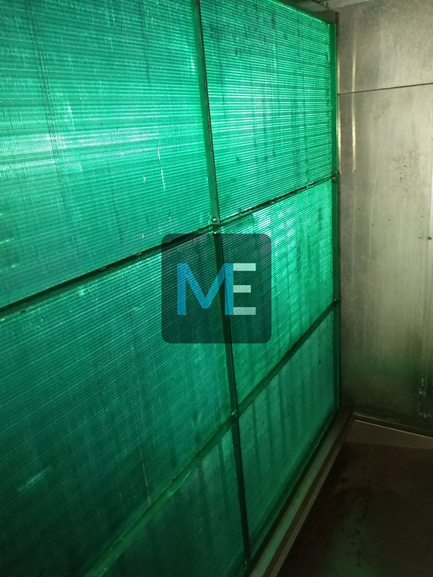 Cleaning of heat exchangers for air conditioning chambers