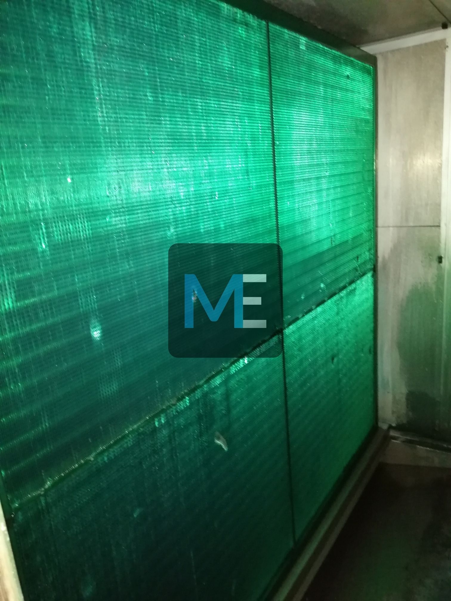 Cleaning of heat exchangers for air conditioning chambers