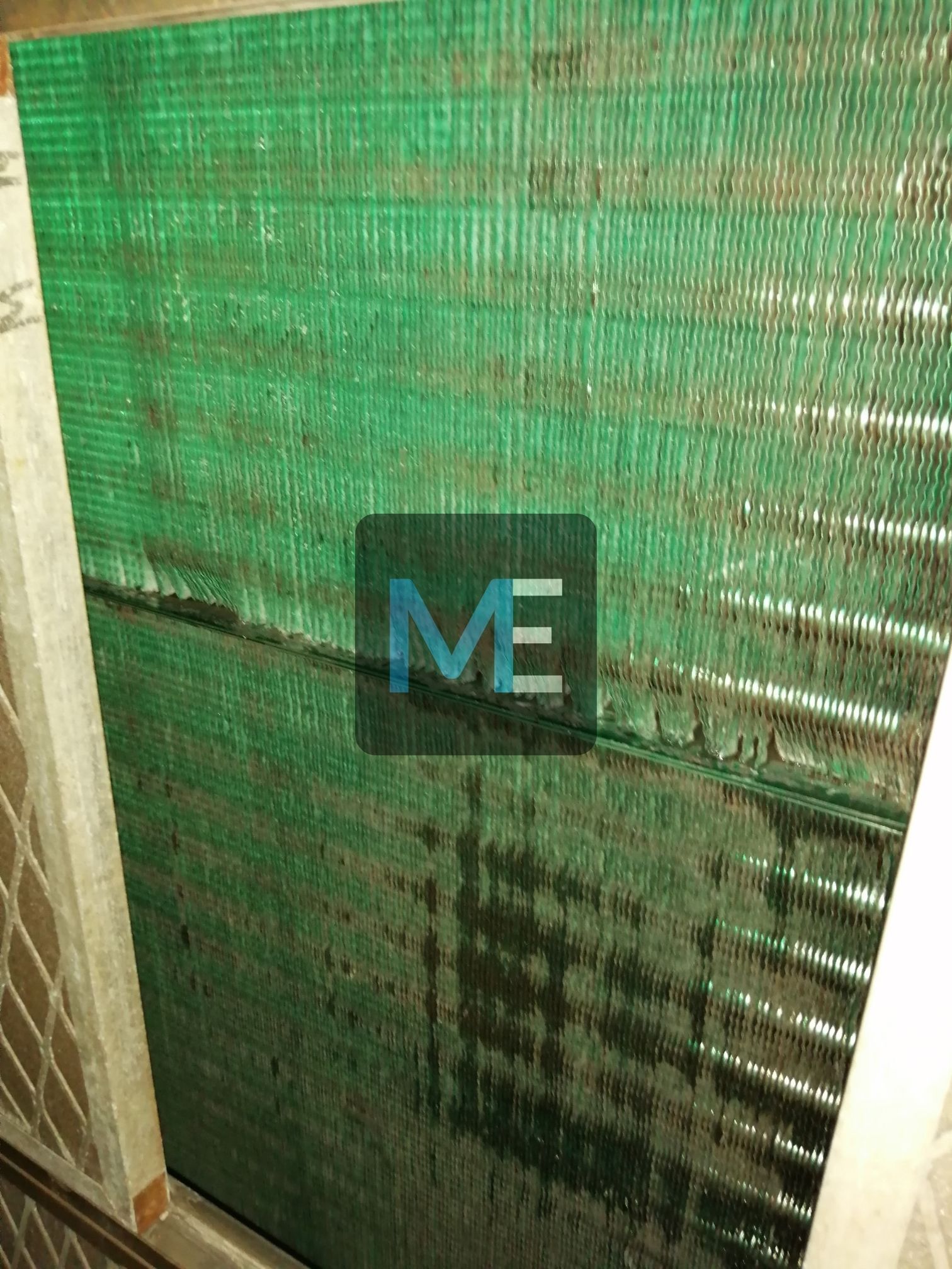 Cleaning of heat exchangers for air conditioning chambers