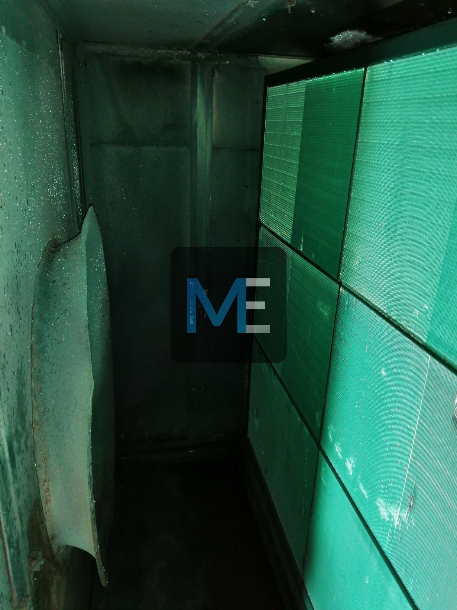 Cleaning of heat exchangers for air conditioning chambers